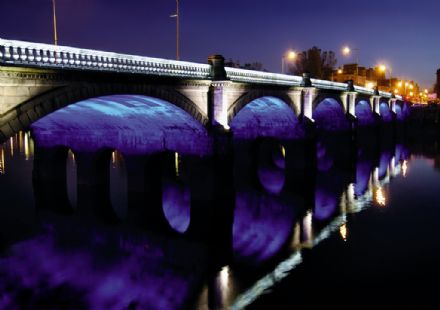 oświetlenie LED mostu
